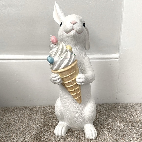 NWOT - Sweet Treats Bunny with Ice cream Easter - Picture 6 of 10